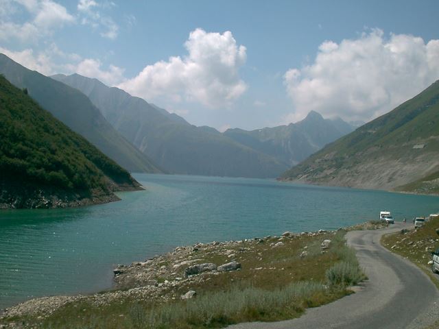 BARRAGE-GRAND-MAISON-ETE-SMALL.JPG